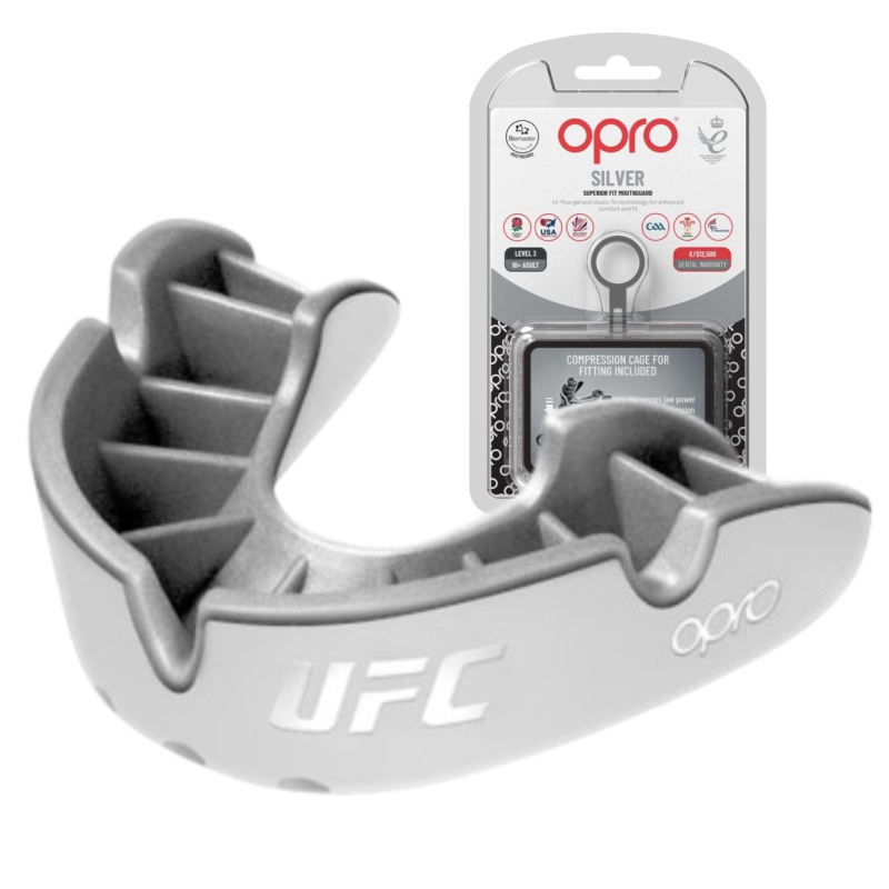 Капа OPRO Silver UFC дитяча (вік до 10) White/Silver (ufc.102515003) Капа OPRO Silver UFC дитяча (вік до 10) White/Silver (ufc.102515003)